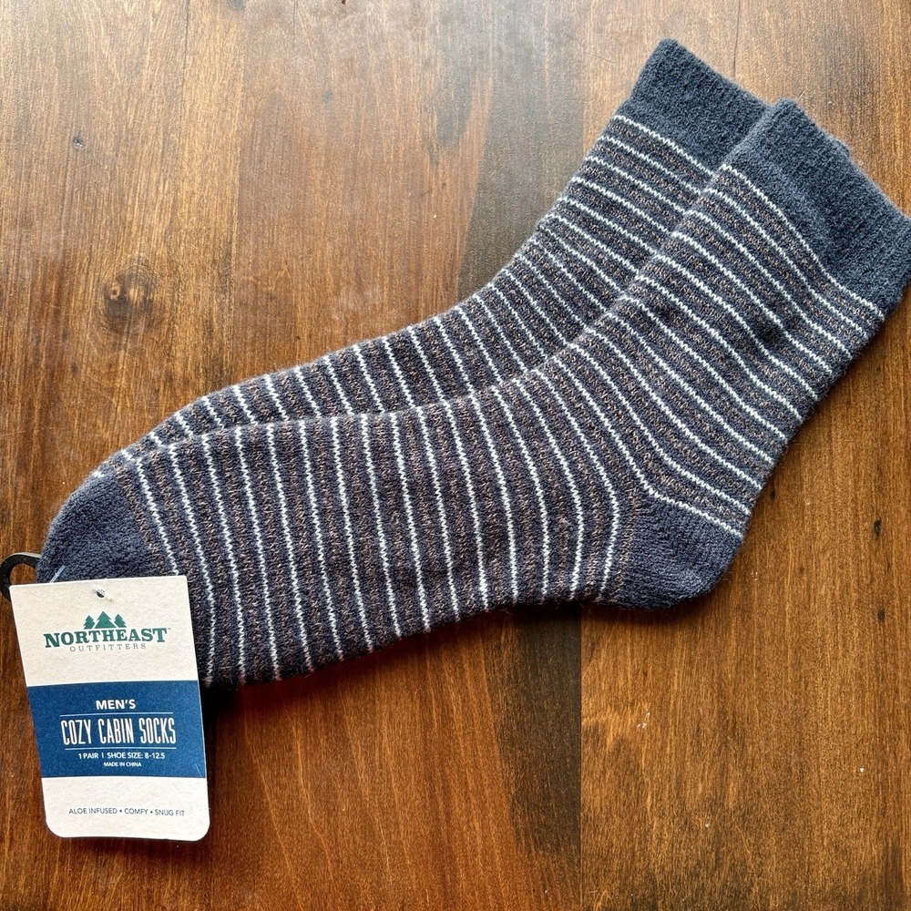 Northeast‎ Outfitters Men's Cozy Cabin Socks Crew NWT Size 8 - 12.5 Navy Stripe